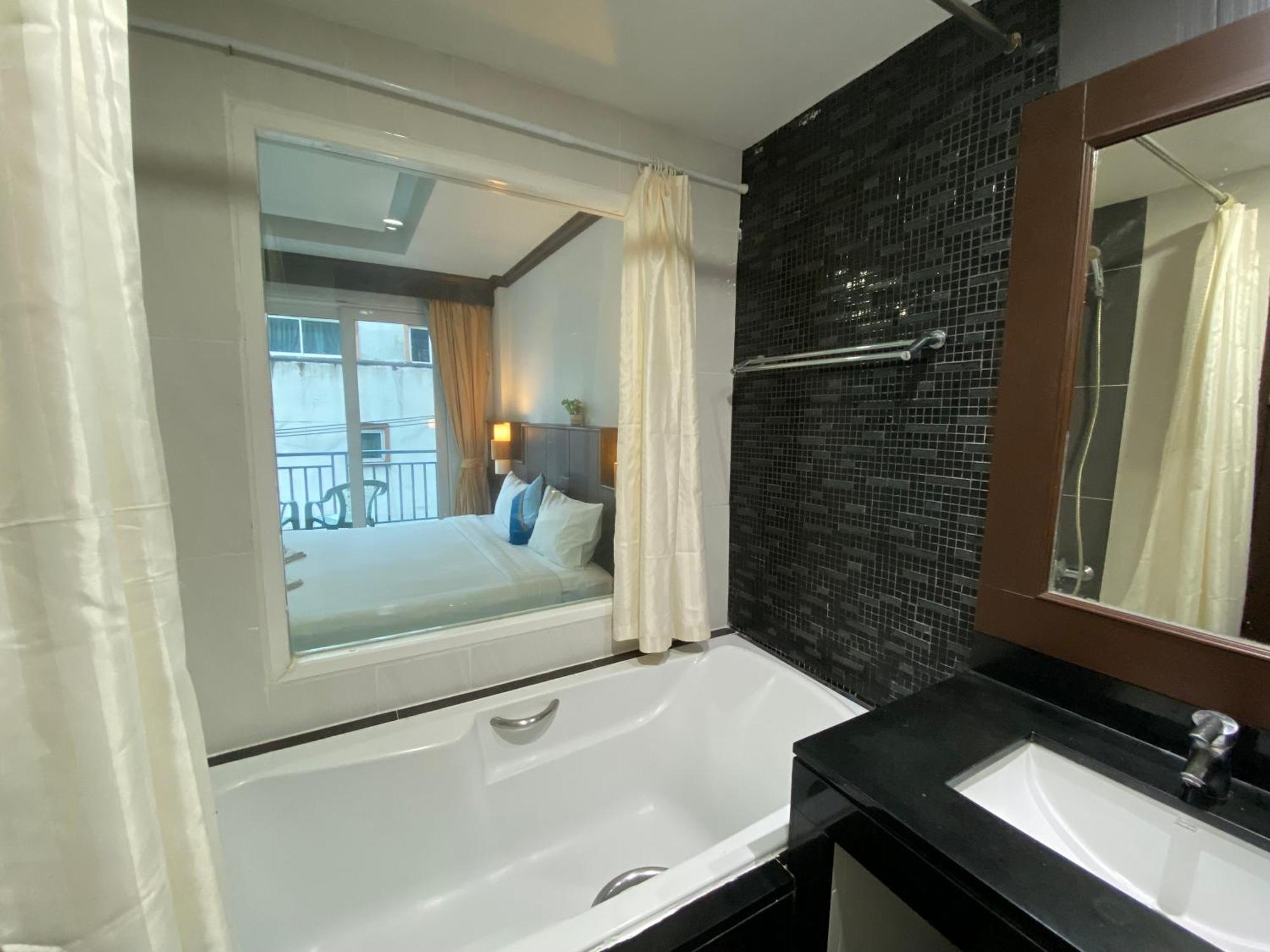 77 Patong Hotel & Spa Chambre photo